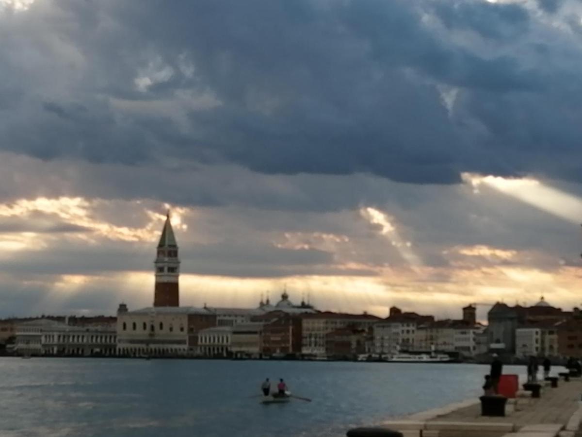 Locazione Mery Veneţia Exterior foto